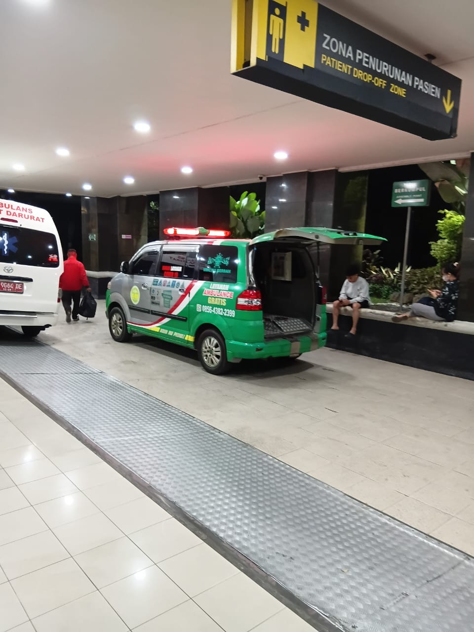Dokumentasi kegiatan Ambulance NU Berbah: Antar Pasien UGD RSUP Dr. Sardjito — Munggon, Sendangtirto